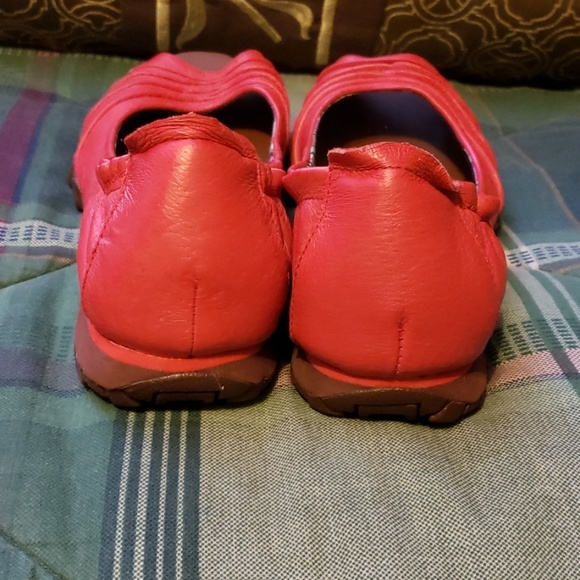 Shoes - Picture 3 of 3